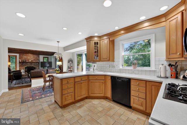2119 COUNTY LINE RD, Villanova, PA 19085