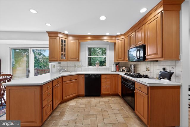 2119 COUNTY LINE RD, Villanova, PA 19085