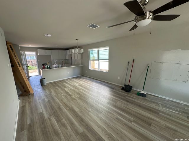 304 W Martindale, Seguin, TX 78155