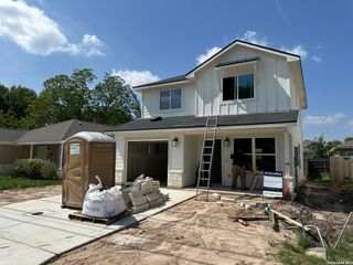 304 W Martindale, Seguin, TX 78155