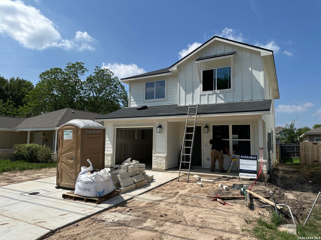 304 W Martindale, Seguin, TX 78155