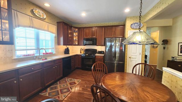 723 VILLAGE AVE, Collegeville, PA 19426
