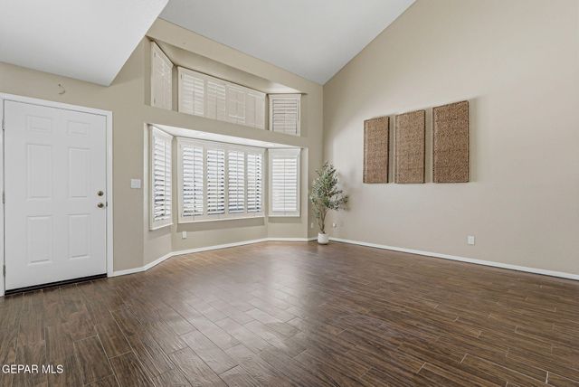 11404 LAKE ALICE Drive, El Paso, TX 79936