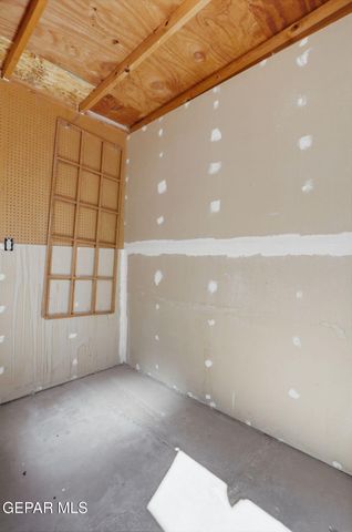 11404 LAKE ALICE Drive, El Paso, TX 79936