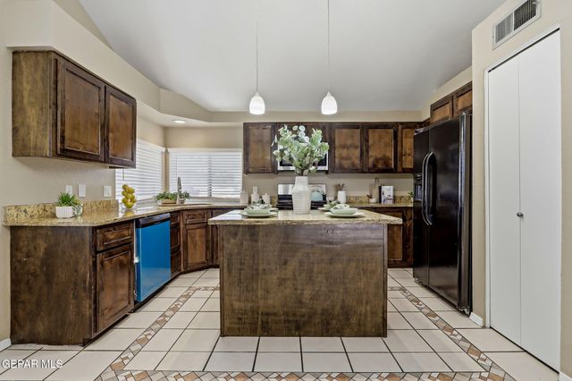 11404 LAKE ALICE Drive, El Paso, TX 79936