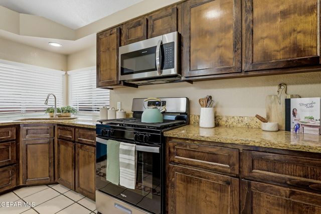11404 LAKE ALICE Drive, El Paso, TX 79936