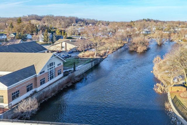 5604 W Peninsula DRIVE, Waterford, WI 53185