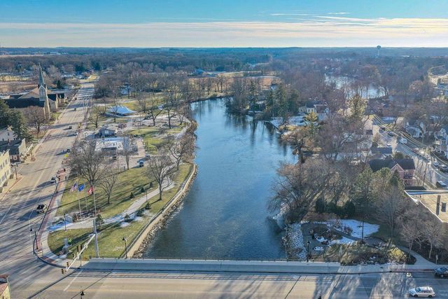 5604 W Peninsula DRIVE, Waterford, WI 53185