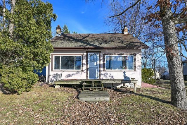 5604 W Peninsula DRIVE, Waterford, WI 53185