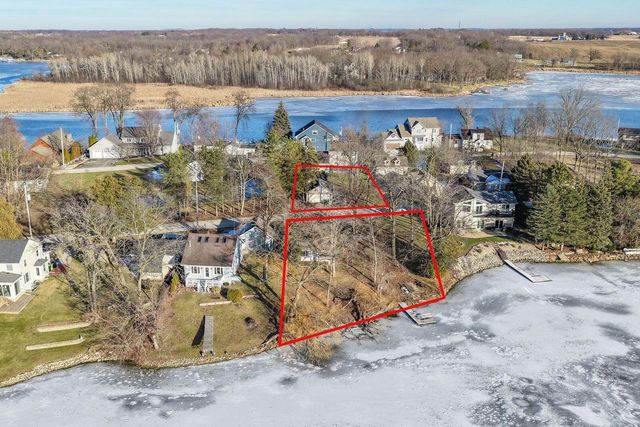 5604 W Peninsula DRIVE, Waterford, WI 53185