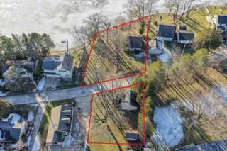 5604 W Peninsula DRIVE, Waterford, WI 53185