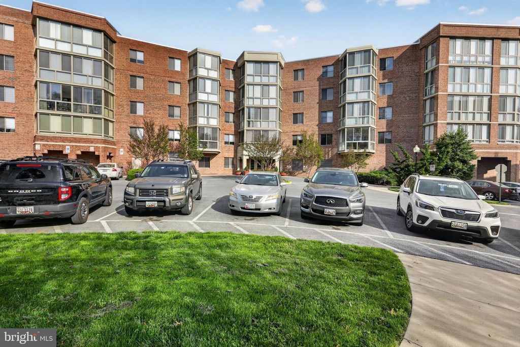 Image 1 of property listing at 2904 N LEISURE WORLD BLVD #207, Silver Spring, MD 20906