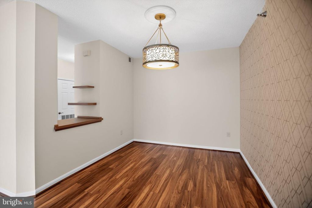 Image 10 of property listing at 2904 N LEISURE WORLD BLVD #207, Silver Spring, MD 20906