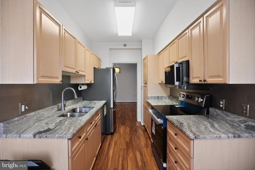 Image 12 of property listing at 2904 N LEISURE WORLD BLVD #207, Silver Spring, MD 20906