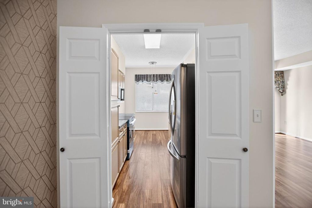 Image 16 of property listing at 2904 N LEISURE WORLD BLVD #207, Silver Spring, MD 20906