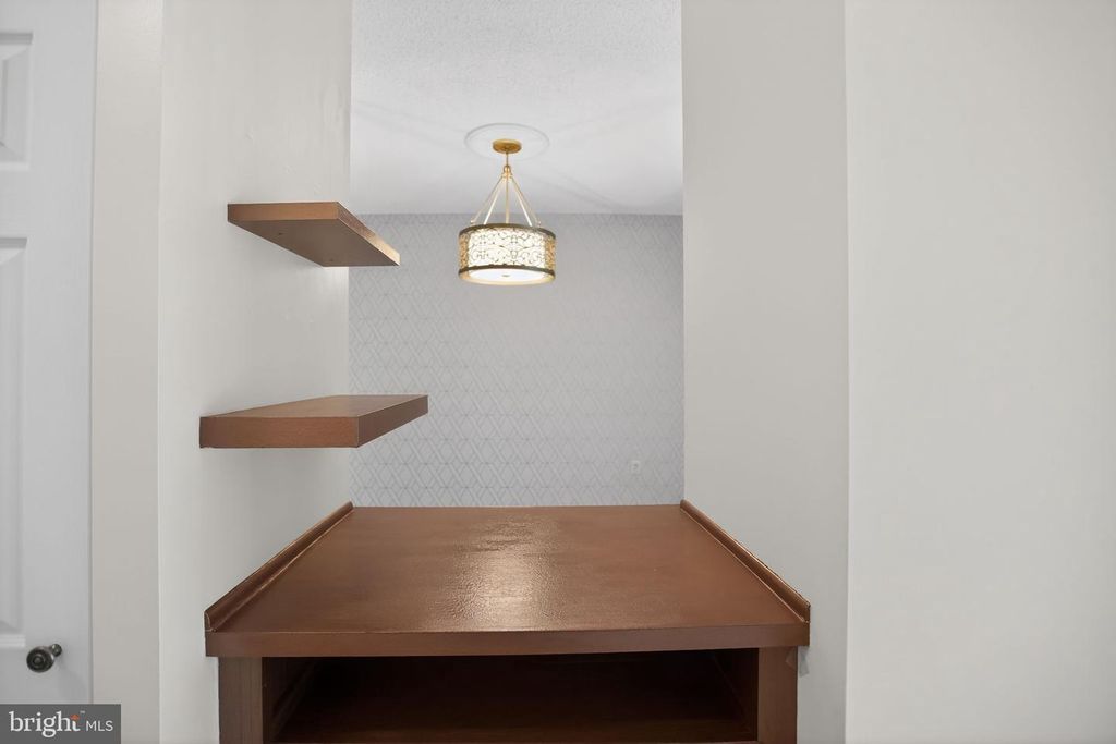 Image 17 of property listing at 2904 N LEISURE WORLD BLVD #207, Silver Spring, MD 20906