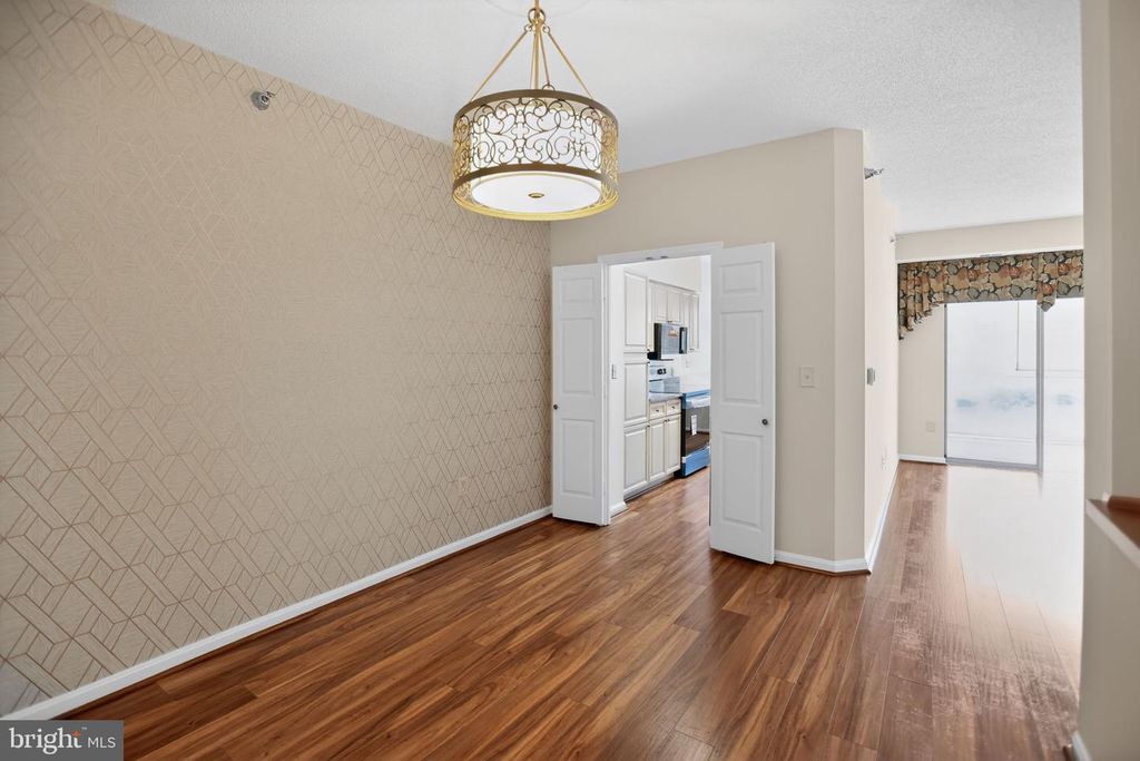 Image 18 of property listing at 2904 N LEISURE WORLD BLVD #207, Silver Spring, MD 20906