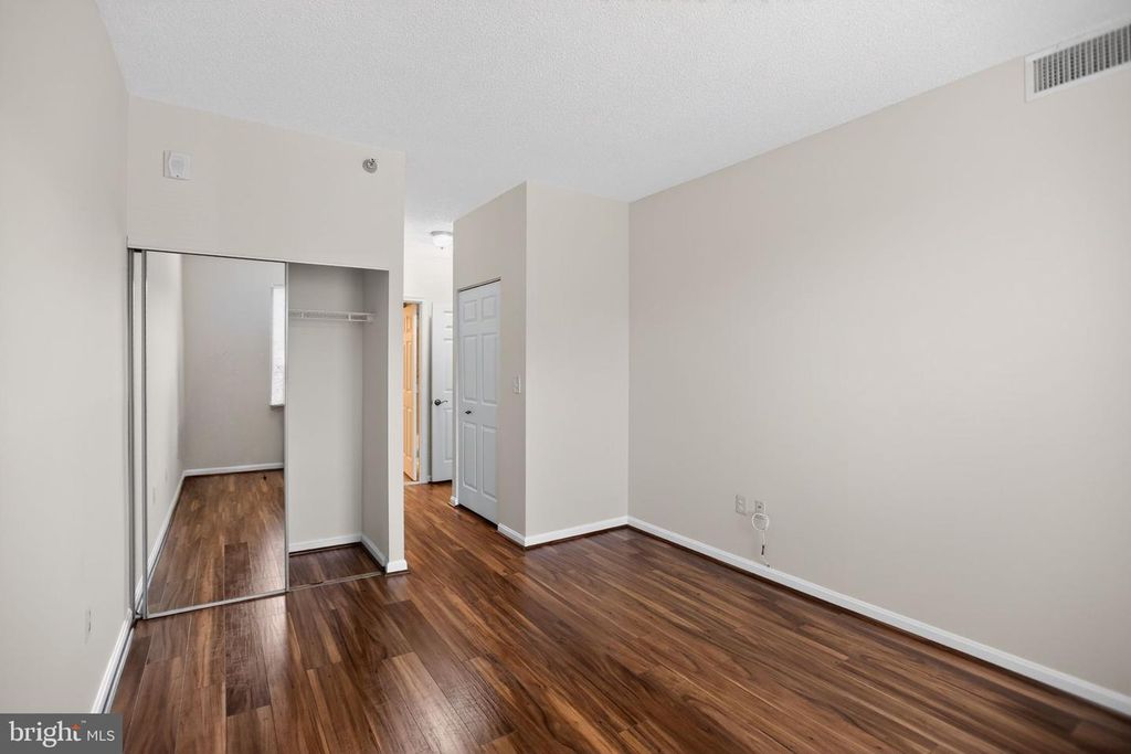 Image 20 of property listing at 2904 N LEISURE WORLD BLVD #207, Silver Spring, MD 20906