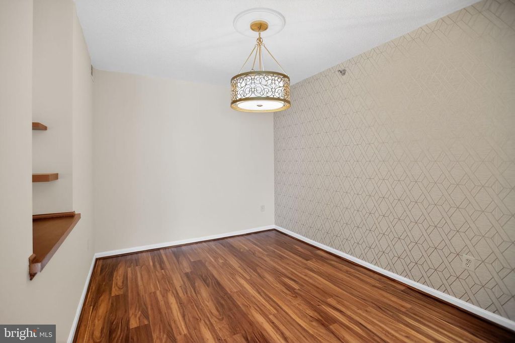 Image 9 of property listing at 2904 N LEISURE WORLD BLVD #207, Silver Spring, MD 20906