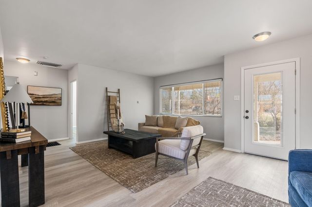 4609 Burton Avenue SE, Albuquerque, NM 87108