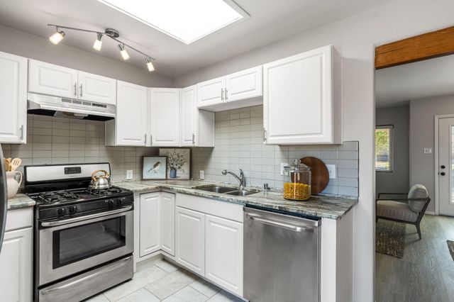 4609 Burton Avenue SE, Albuquerque, NM 87108