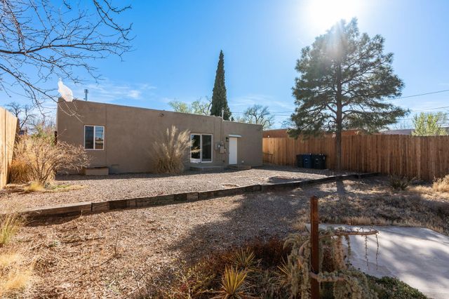 4609 Burton Avenue SE, Albuquerque, NM 87108