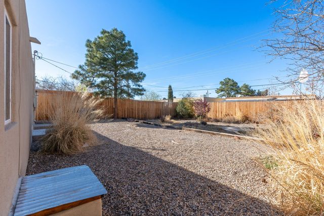 4609 Burton Avenue SE, Albuquerque, NM 87108