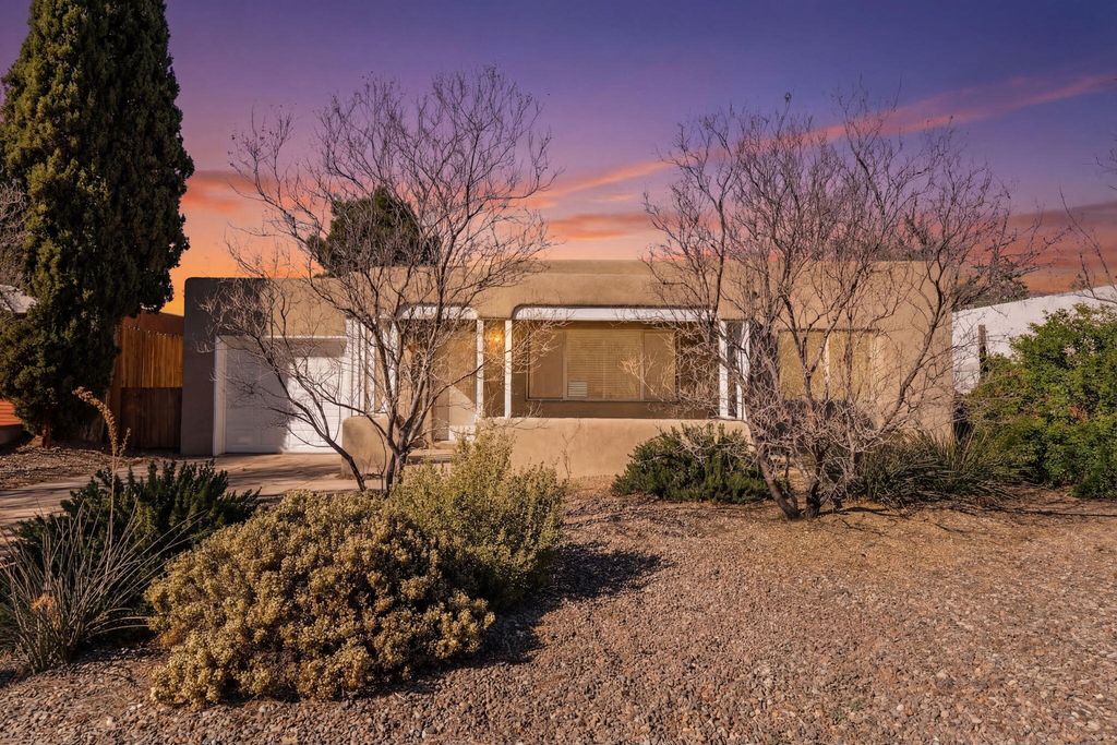 4609 Burton Avenue SE, Albuquerque, NM 87108