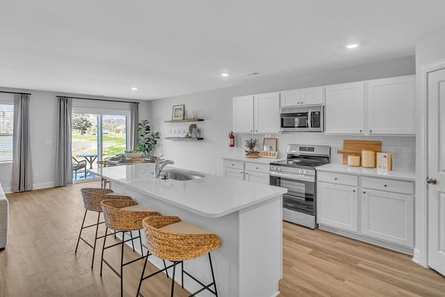 2046 Creekview Landing Blvd SW, Shallotte, NC 28470