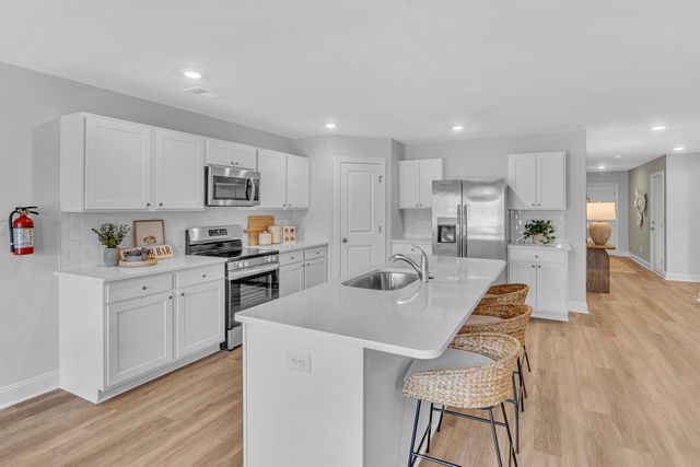 2046 Creekview Landing Blvd SW, Shallotte, NC 28470