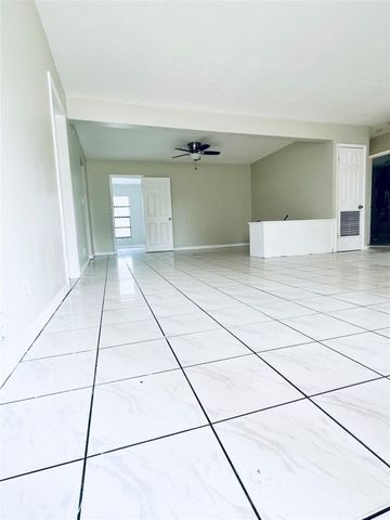 320 Kansas Avenue, Fort Lauderdale, FL 33312