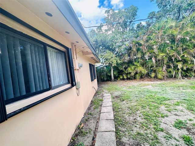 320 Kansas Avenue, Fort Lauderdale, FL 33312