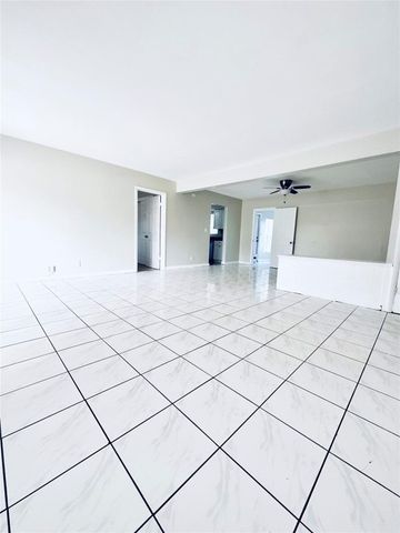 320 Kansas Avenue, Fort Lauderdale, FL 33312