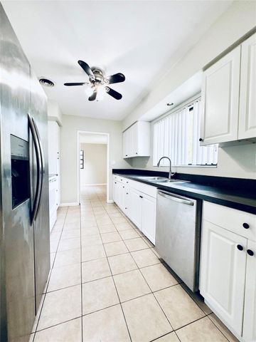 320 Kansas Avenue, Fort Lauderdale, FL 33312