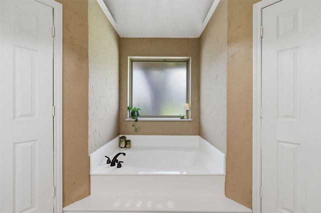 3709 Big Bear Lake Drive, Arlington, TX 76016