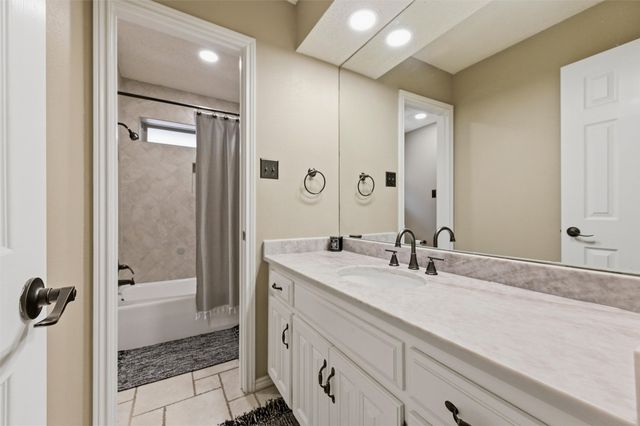 3709 Big Bear Lake Drive, Arlington, TX 76016