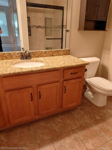262 N Wixom Road, Wixom, MI 48393