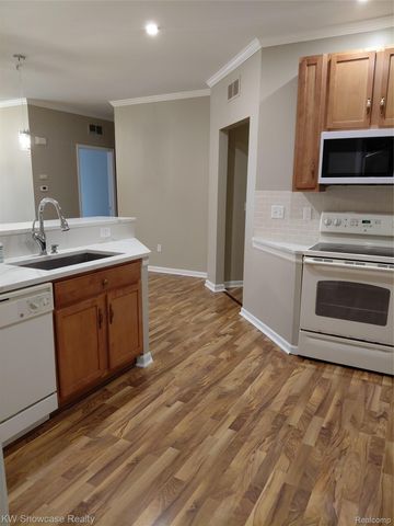 262 N Wixom Road, Wixom, MI 48393