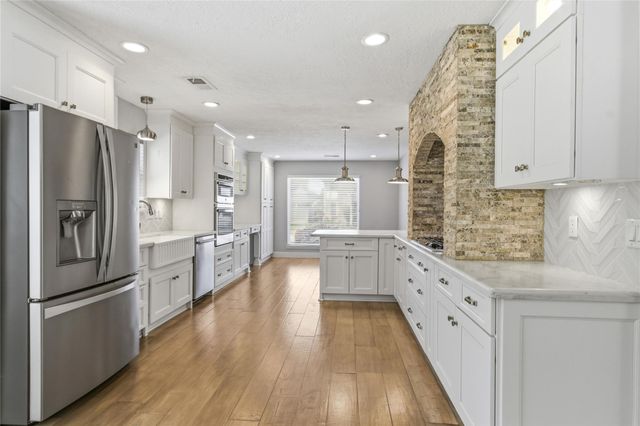 512 Chalmette Street, League City, TX 77573