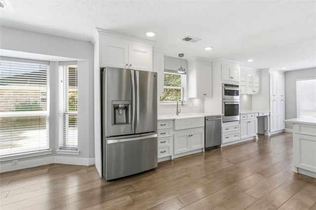 512 Chalmette Street, League City, TX 77573