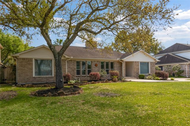 512 Chalmette Street, League City, TX 77573