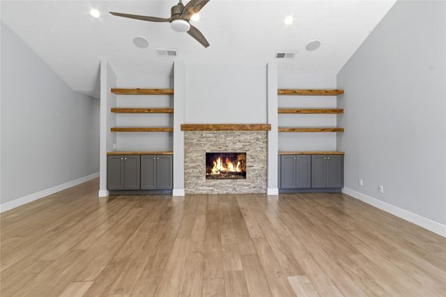 512 Chalmette Street, League City, TX 77573