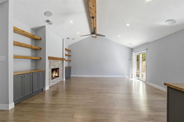 512 Chalmette Street, League City, TX 77573