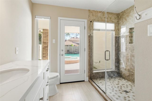 512 Chalmette Street, League City, TX 77573