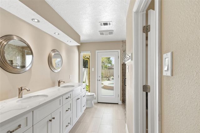 512 Chalmette Street, League City, TX 77573