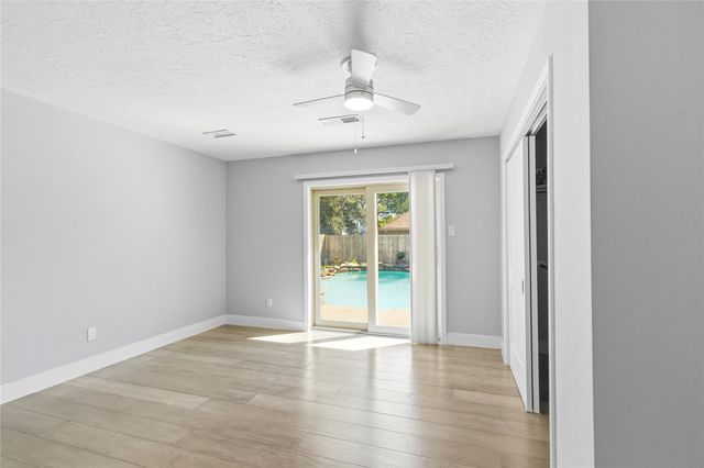 512 Chalmette Street, League City, TX 77573