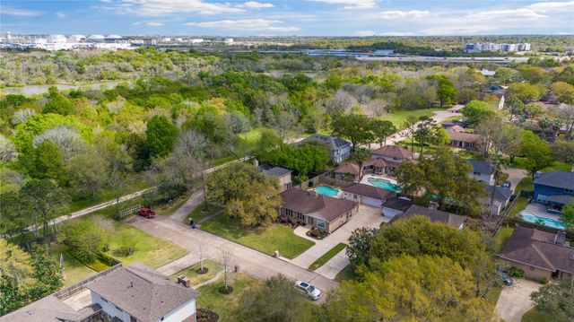 512 Chalmette Street, League City, TX 77573