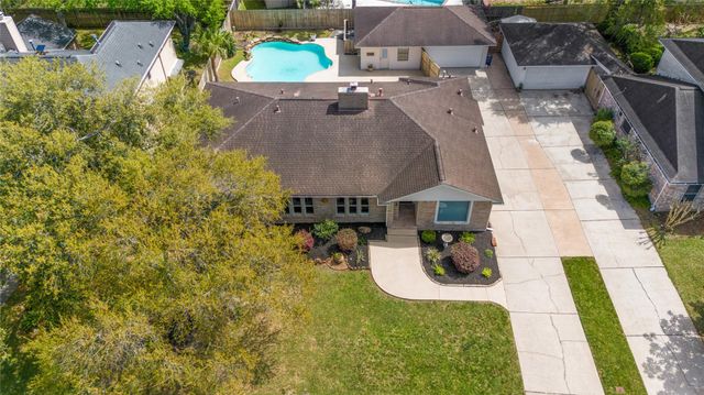 512 Chalmette Street, League City, TX 77573