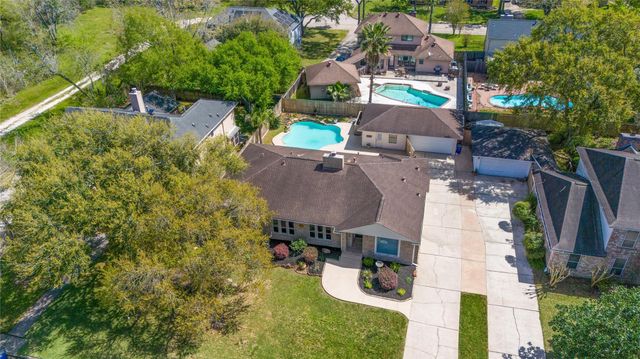 512 Chalmette Street, League City, TX 77573