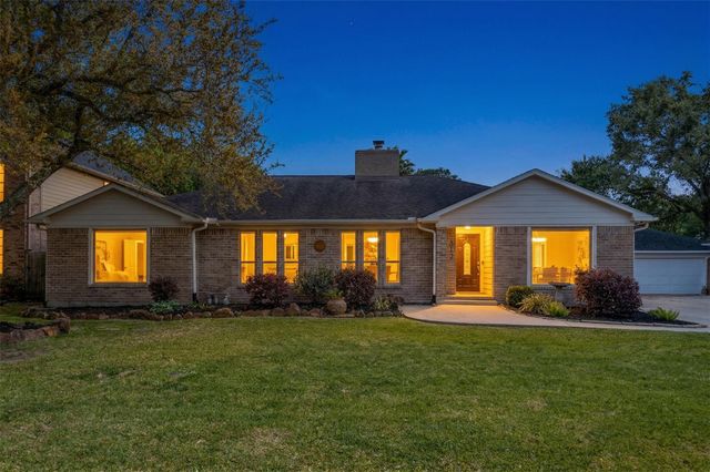 512 Chalmette Street, League City, TX 77573